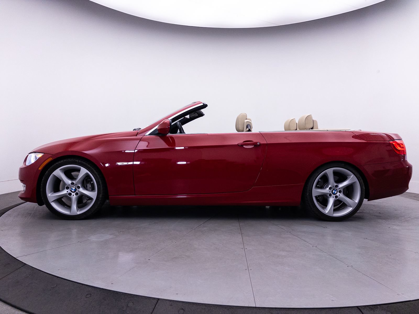 Used 2011 BMW 335i Convertible RWD image 33