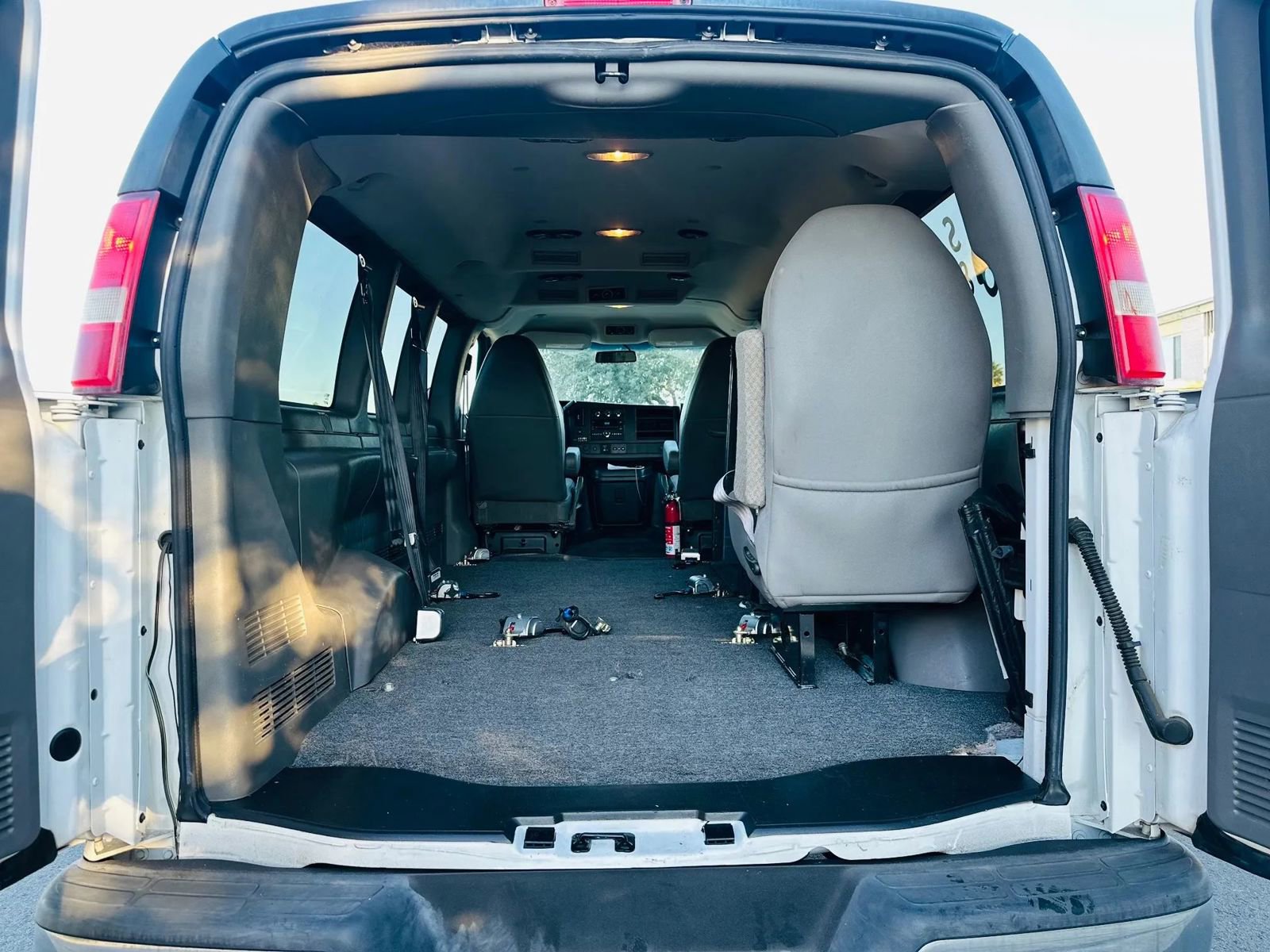 Used 2014 Chevrolet Express 2500 LT w/ LT Preferred Equipment Group RWD image 8