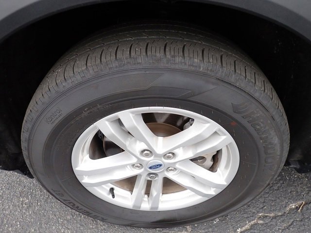 Used 2023 Ford Explorer XLT w/ Equipment Group 202A image 12