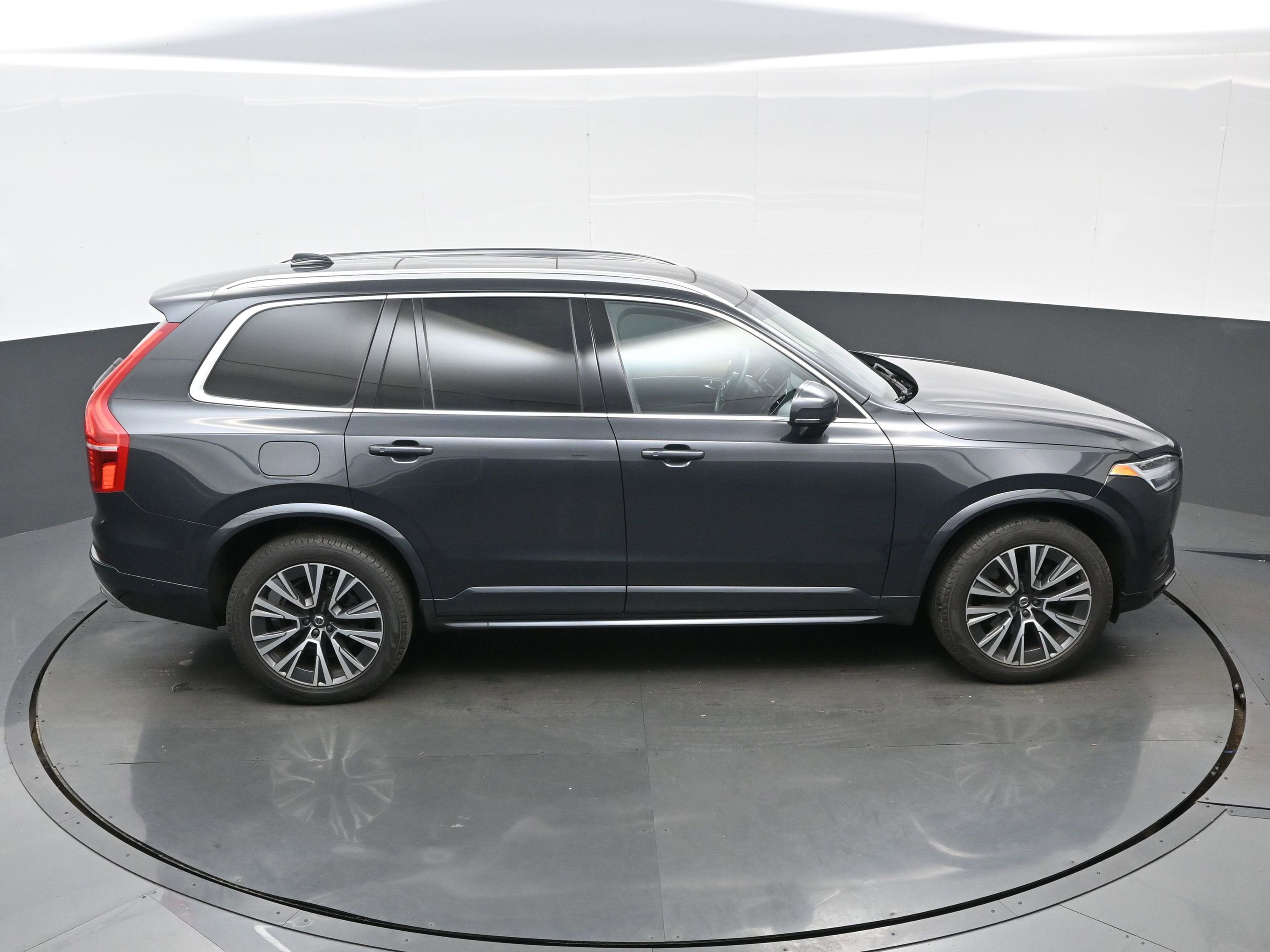 Used 2021 Volvo XC90 T6 Momentum w/ Advanced Package image 43