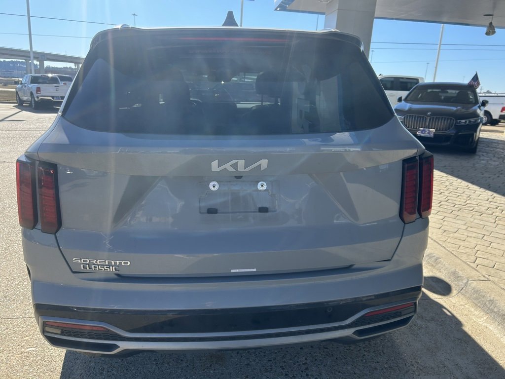 Used 2023 Kia Sorento EX w/ Panoramic Sunroof Package image 8