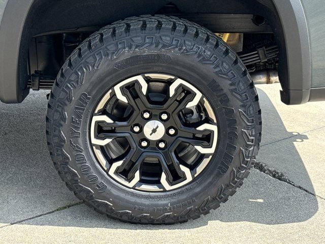 New 2026 Chevrolet Silverado 1500 ZR2 w/ LPO, Dark Essentials Package image 20