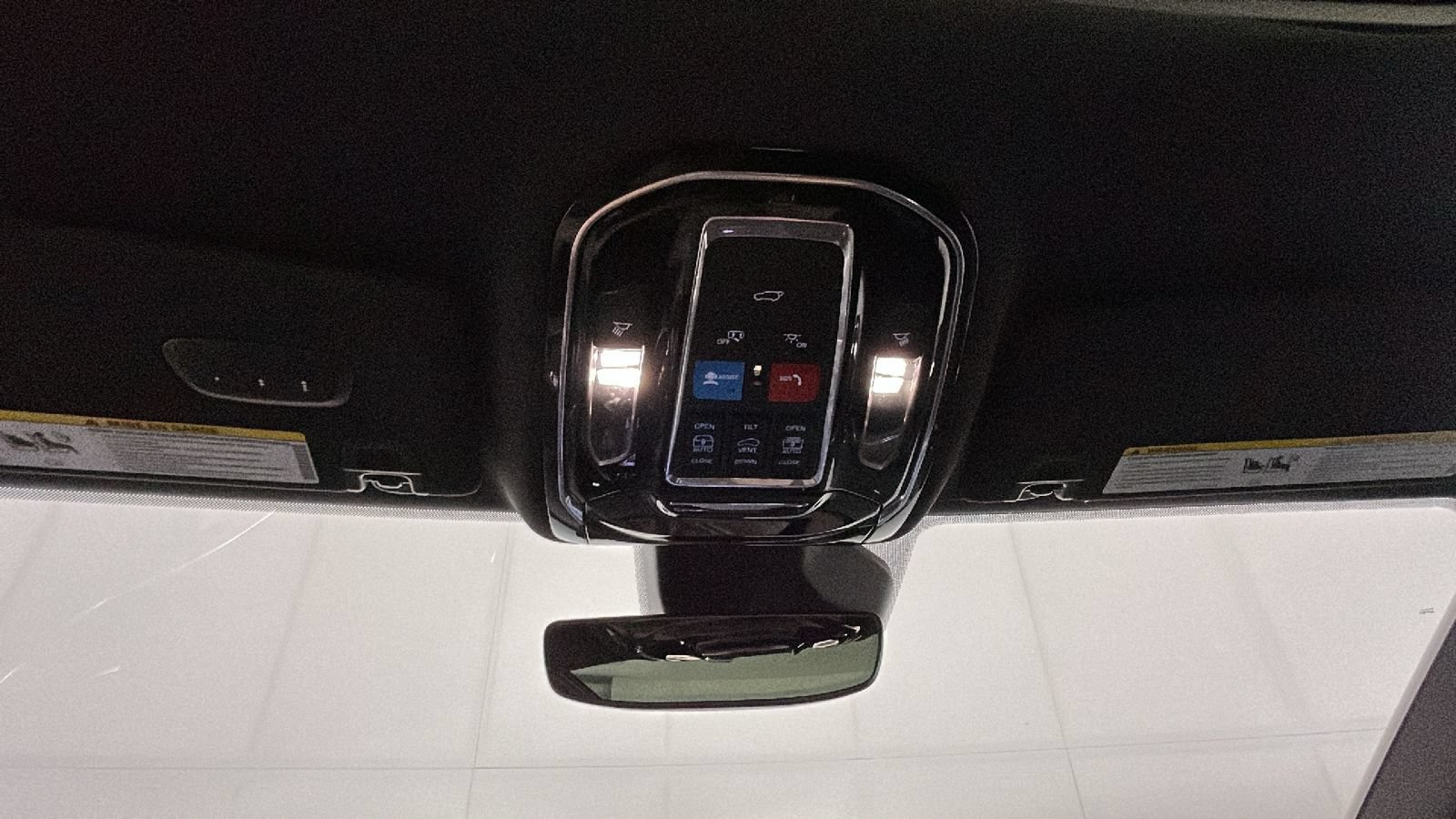 Used 2023 Jeep Grand Cherokee Overland AWD/4WD image 30
