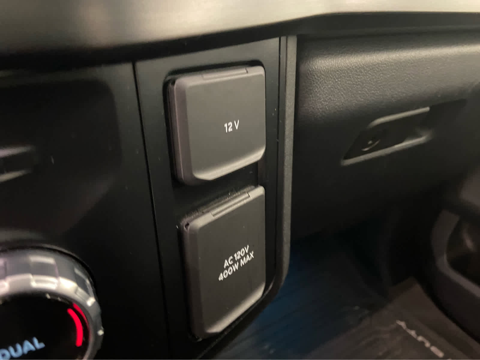 Used 2023 Ford F250 Lariat w/ Sport Appearance Package AWD/4WD image 43