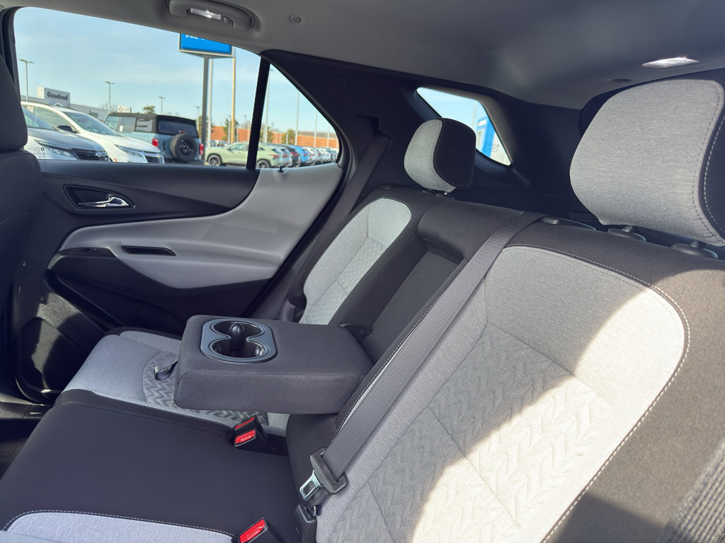 Used 2023 Chevrolet Equinox LT image 33