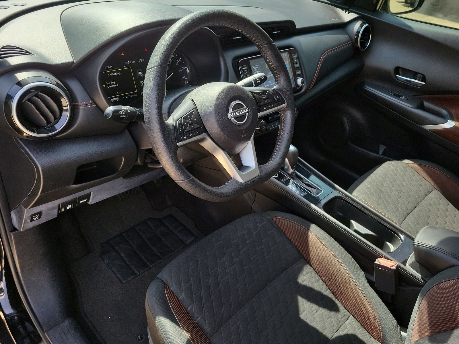 Used 2022 Nissan Kicks SR w/ Interior Electronics Package FWD image 10