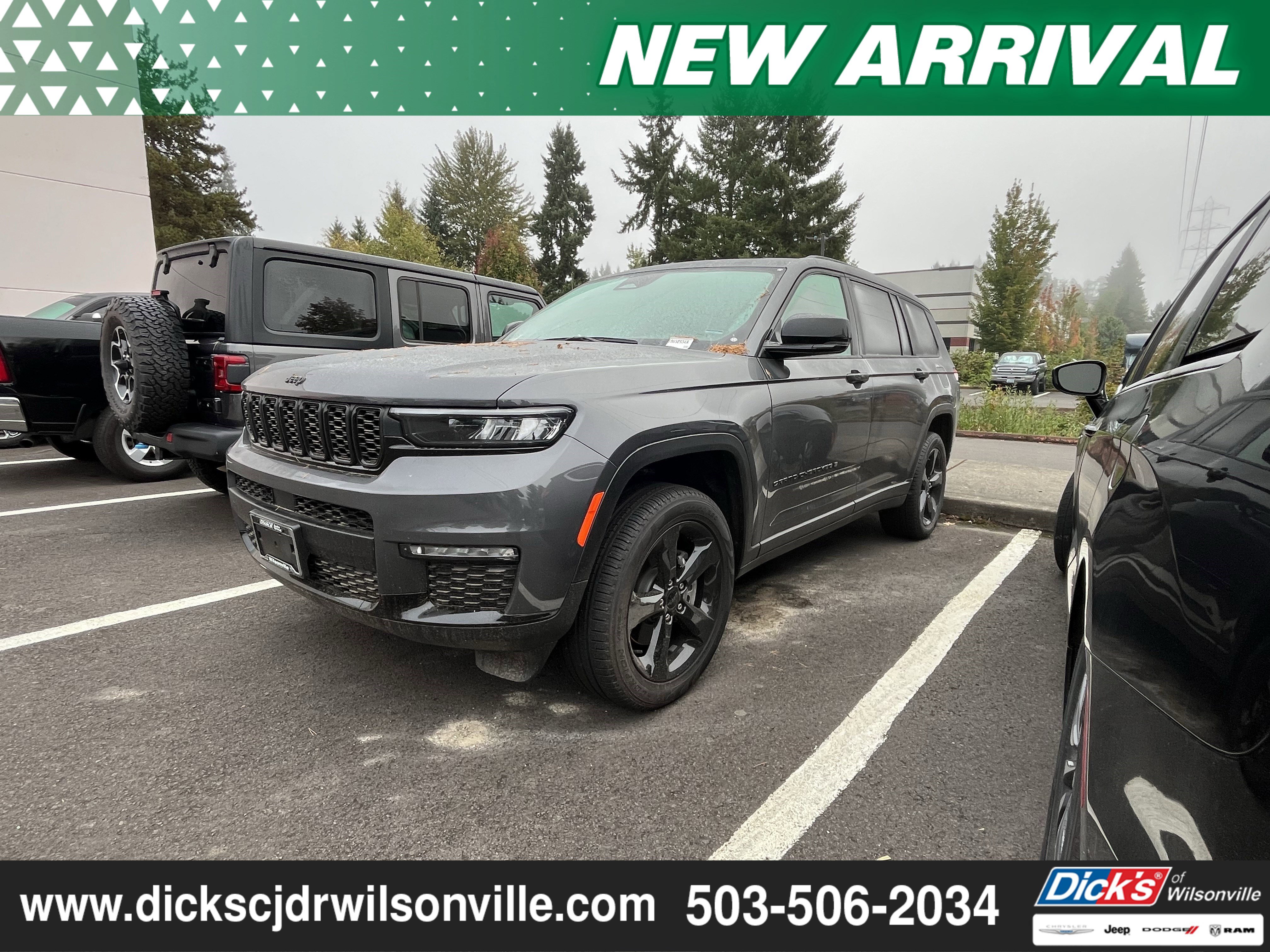 Used 2025 Jeep Grand Cherokee L Limited w/ Black Appearance Package image 5
