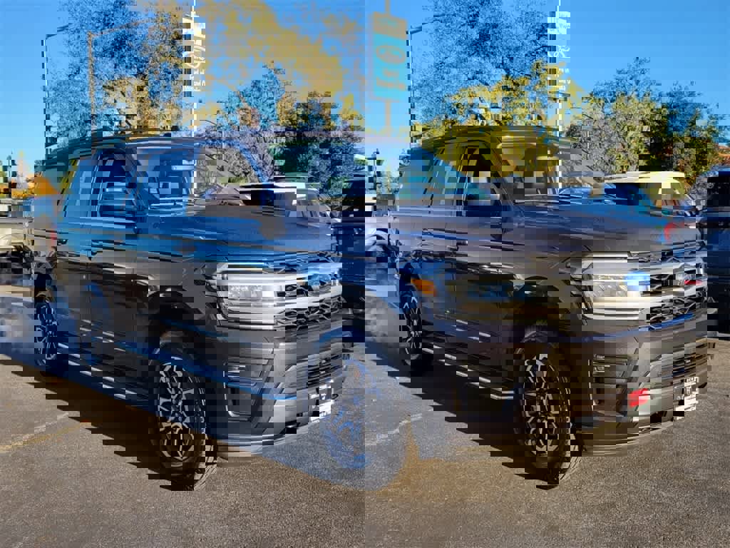 Certified 2022 Ford Expedition Max XLT image 7