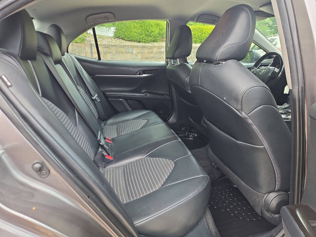 Used 2022 Toyota Camry SE FWD image 17