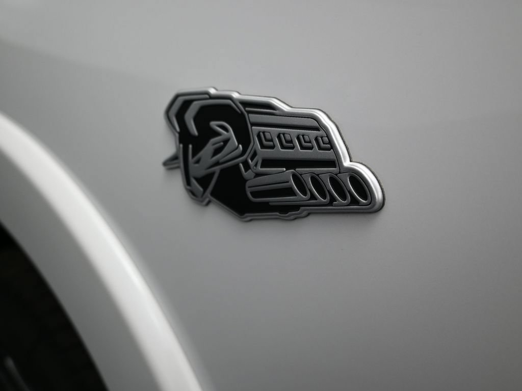 New 2026 RAM 1500 Laramie AWD/4WD image 13