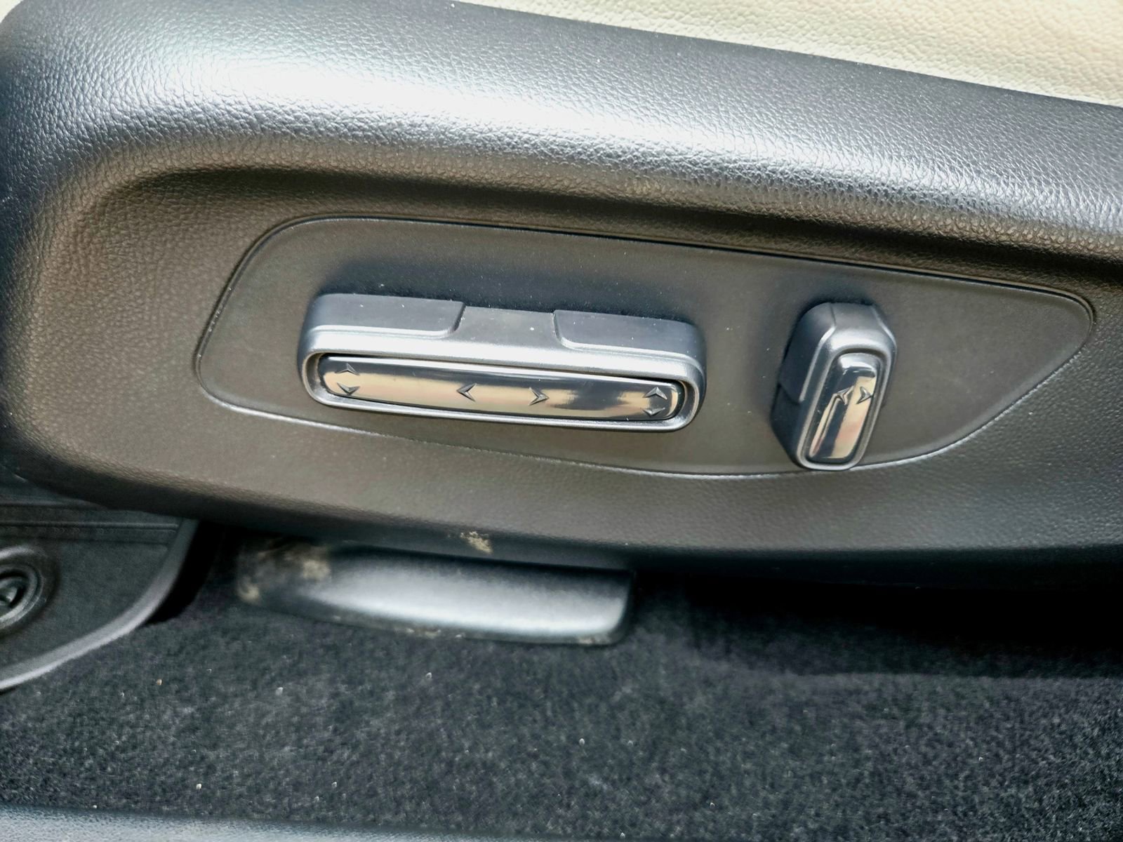 Used 2025 Honda HR-V EX-L image 25