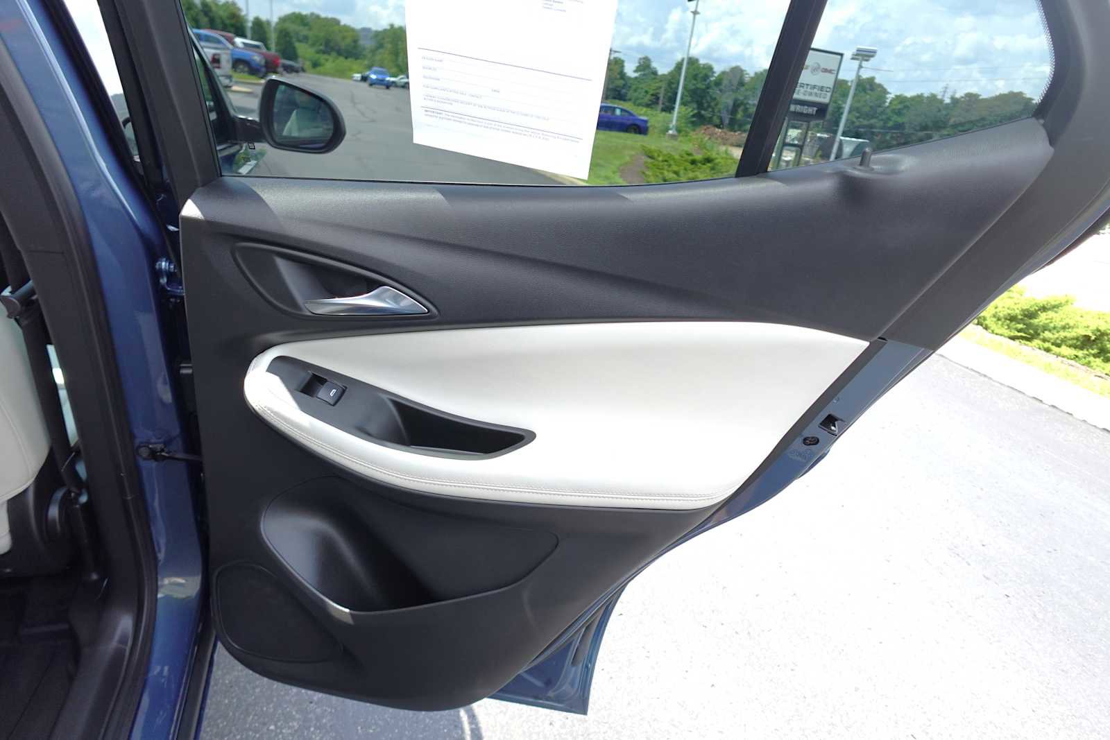 Used 2024 Buick Encore GX Avenir w/ Avenir Technology Package image 27