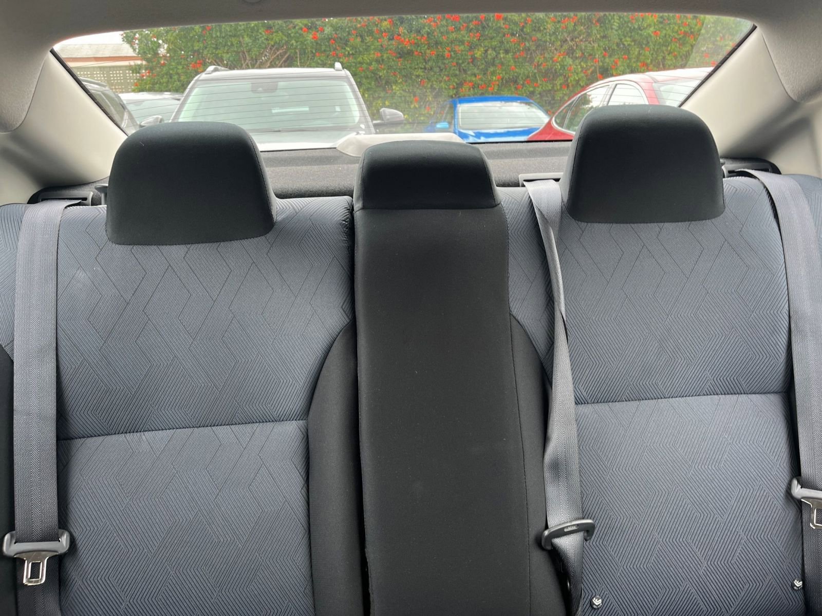 Used 2025 Nissan Versa SV FWD image 38