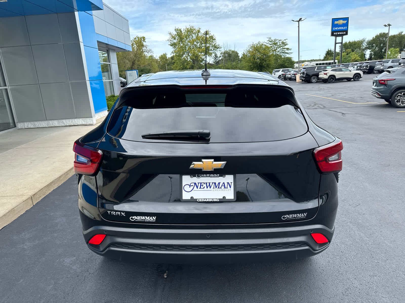 Used 2024 Chevrolet Trax LS w/ LS Convenience Package FWD image 8