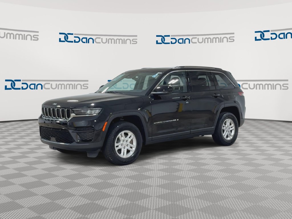 Used 2023 Jeep Grand Cherokee Laredo w/ Luxury Tech Group I AWD/4WD image 4