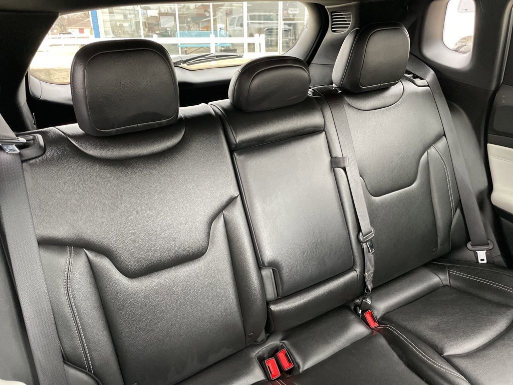 Used 2025 Jeep Compass Limited image 22