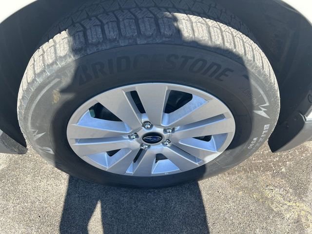 Used 2017 Subaru Outback 2.5i Premium image 12