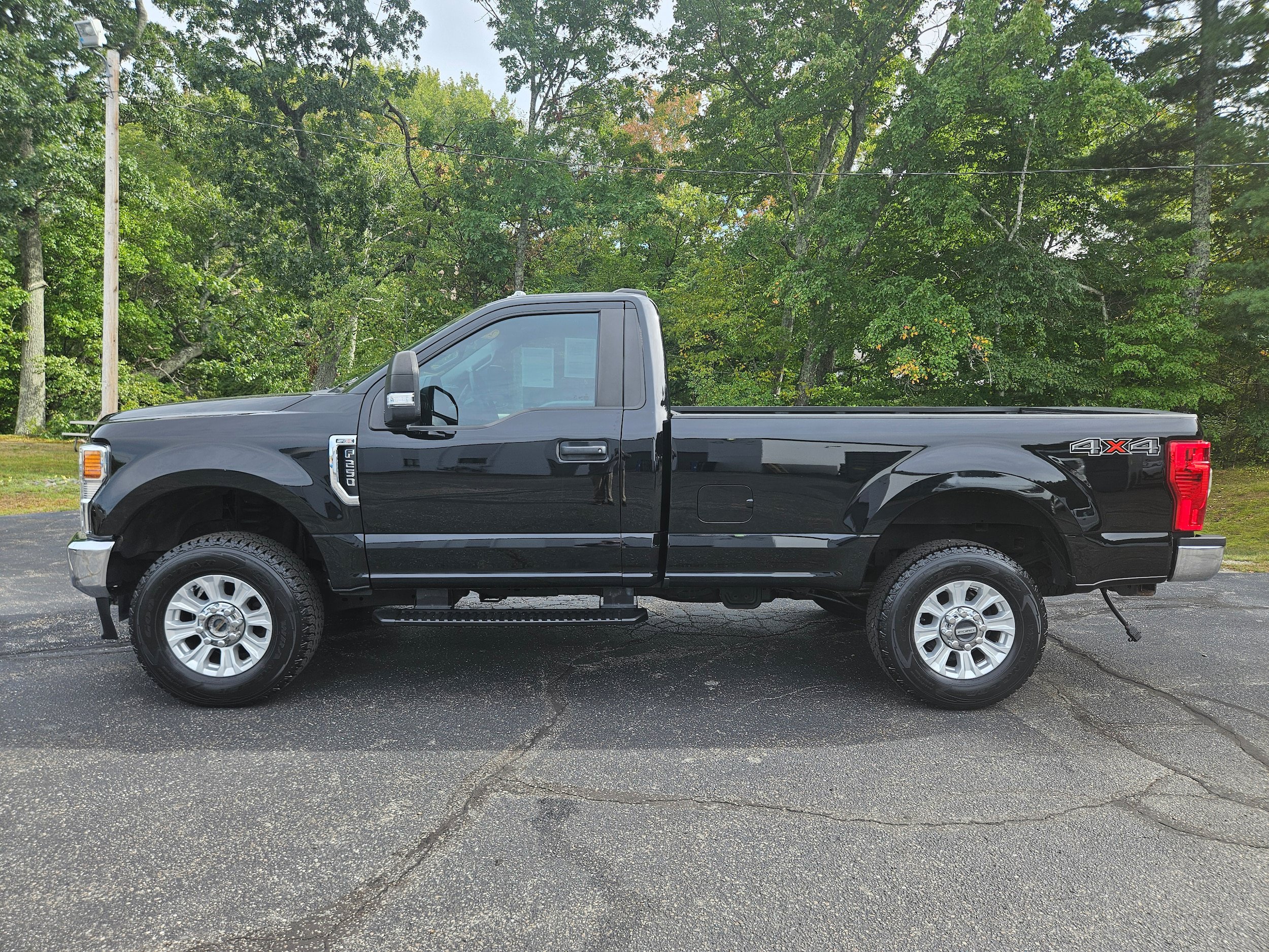 Used 2022 Ford F250 XL w/ STX Appearance Package AWD/4WD image 9