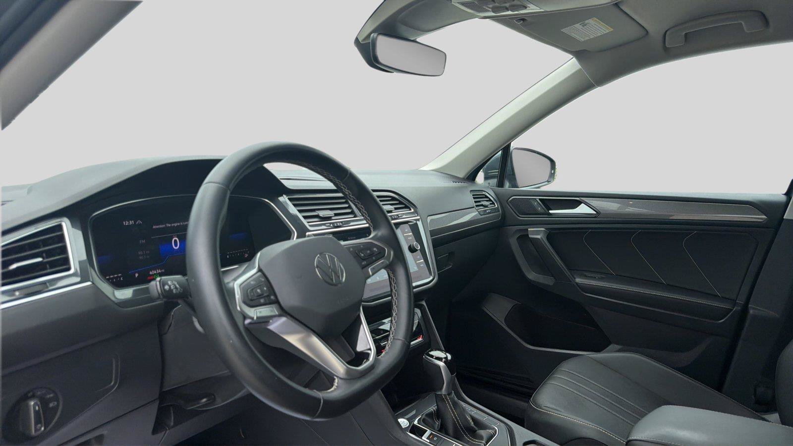 Used 2023 Volkswagen Tiguan SE AWD/4WD image 15