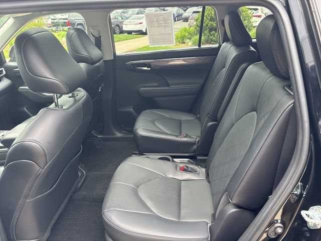 Used 2023 Toyota Highlander Platinum AWD/4WD image 22