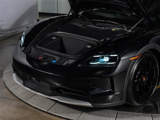 Used 2025 Porsche Taycan 4 Cross Turismo image 16