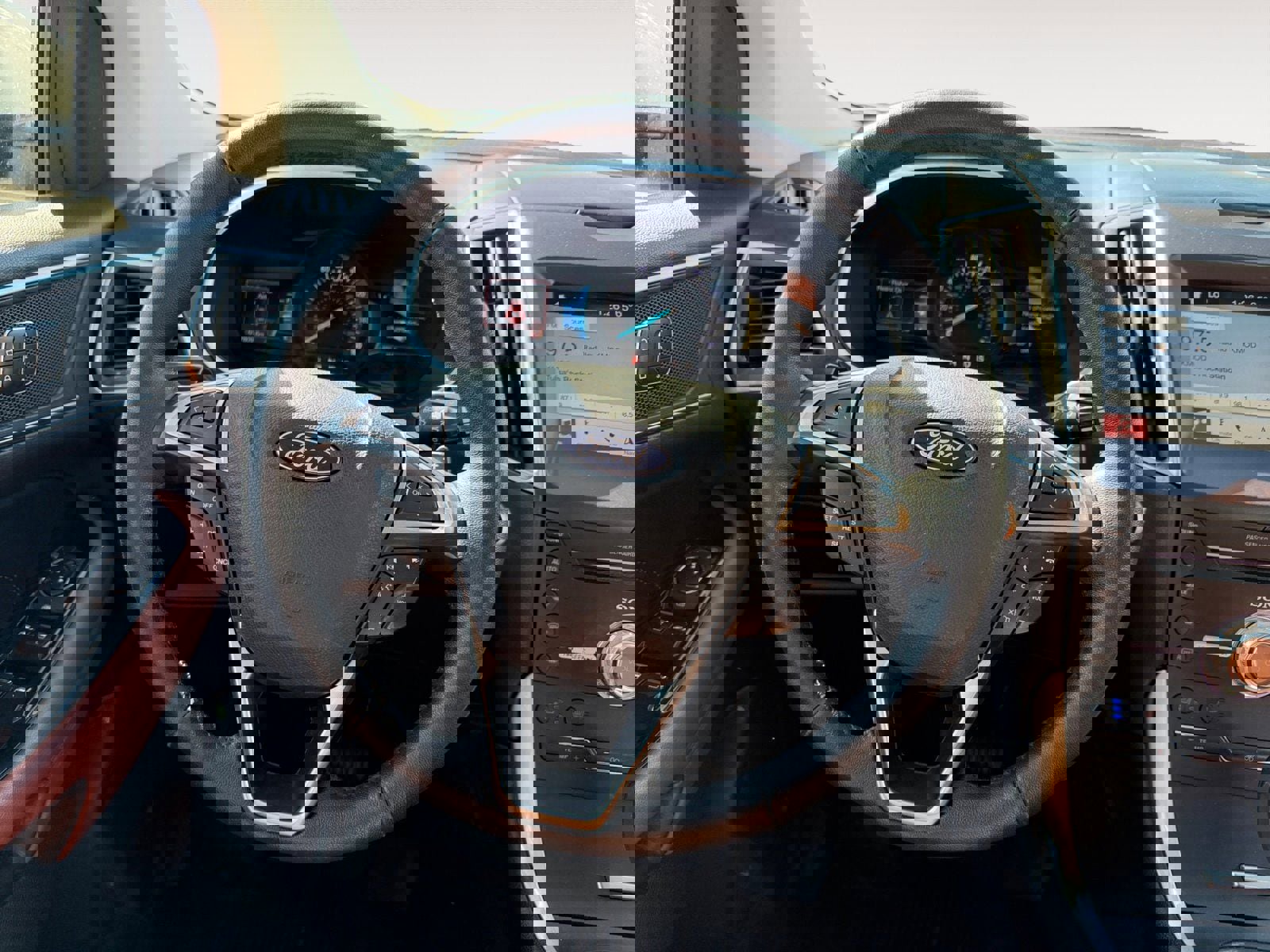 Used 2018 Ford Edge Titanium w/ Equipment Group 301A image 12