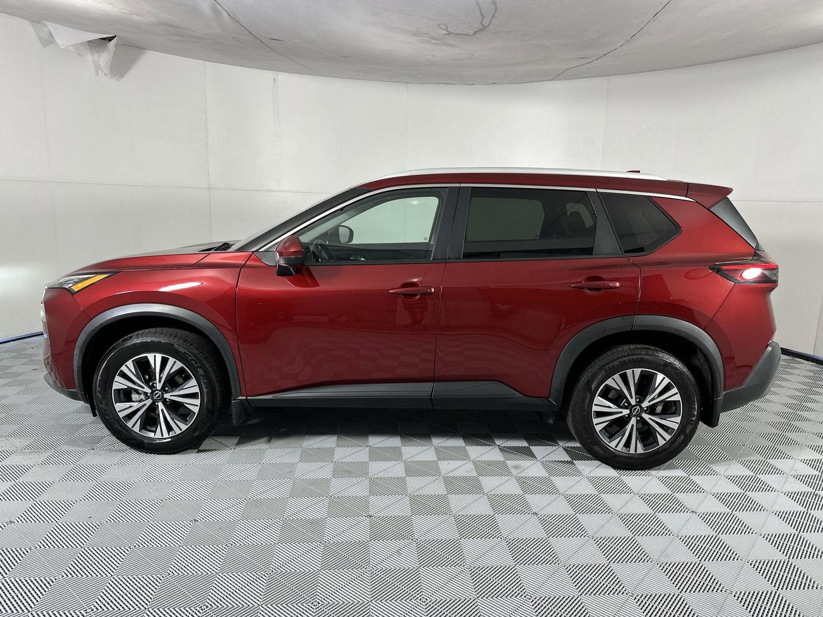 Certified 2022 Nissan Rogue SV w/ SV Premium Package FWD image 5