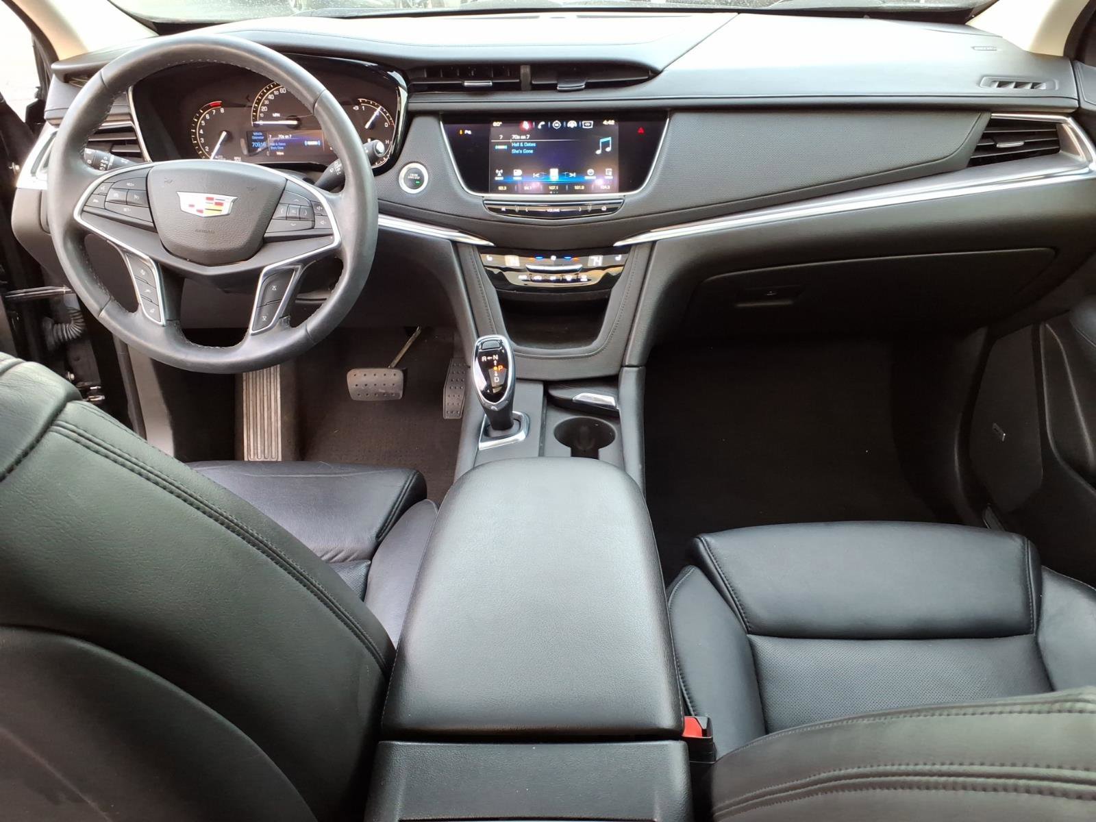 Used 2017 Cadillac XT5 Luxury w/ Driver Awareness Package image 24