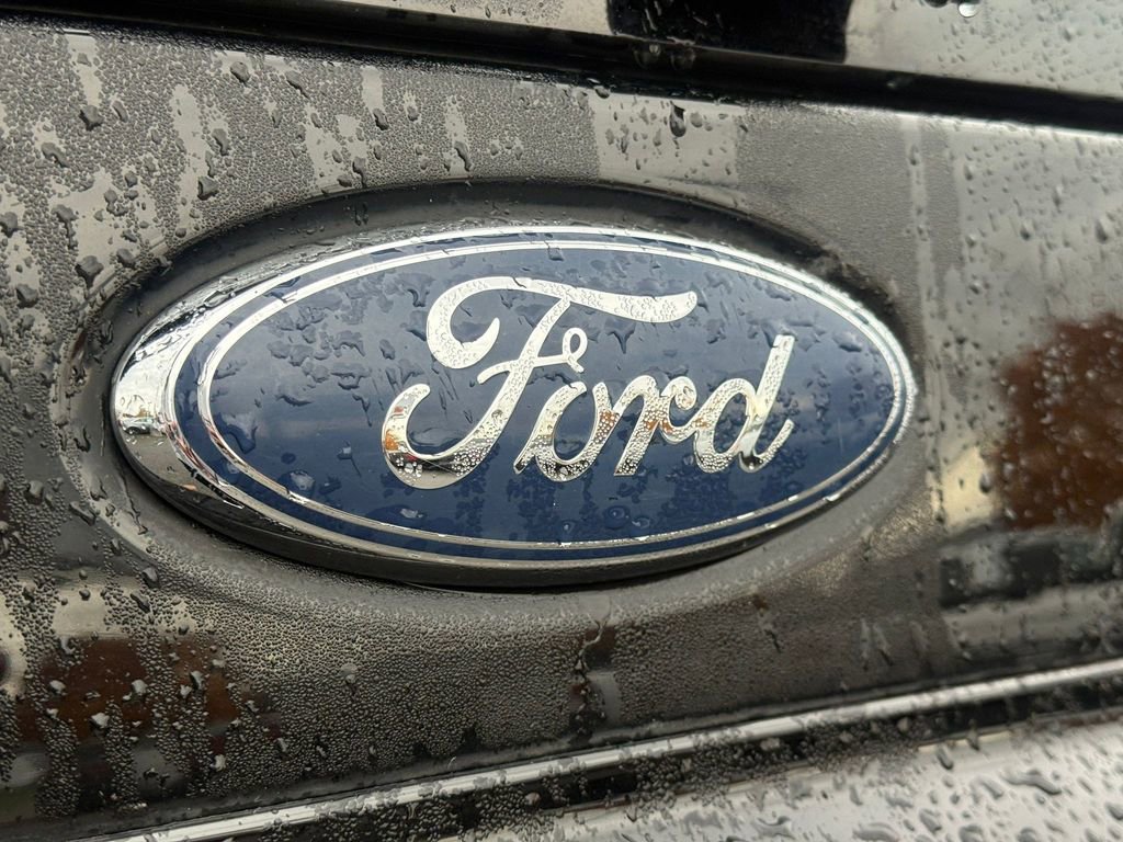 Used 2005 Ford Expedition XLT image 10