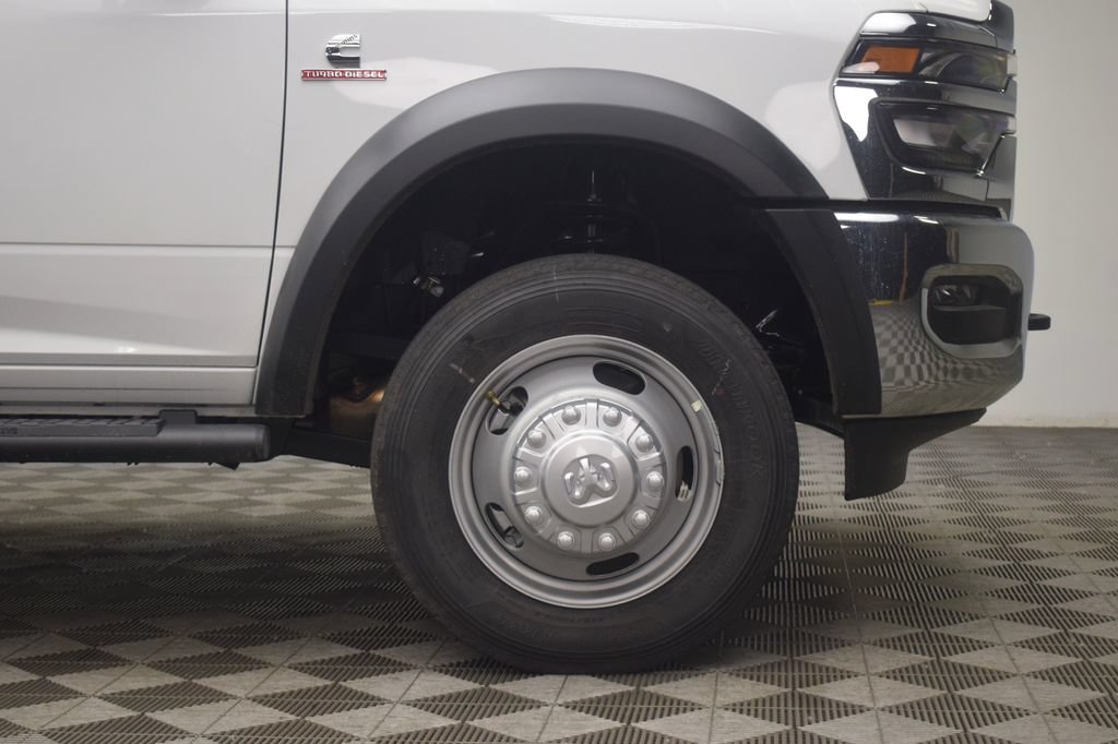 New 2026 RAM 5500 Tradesman w/ Chrome Appearance Group AWD/4WD image 7