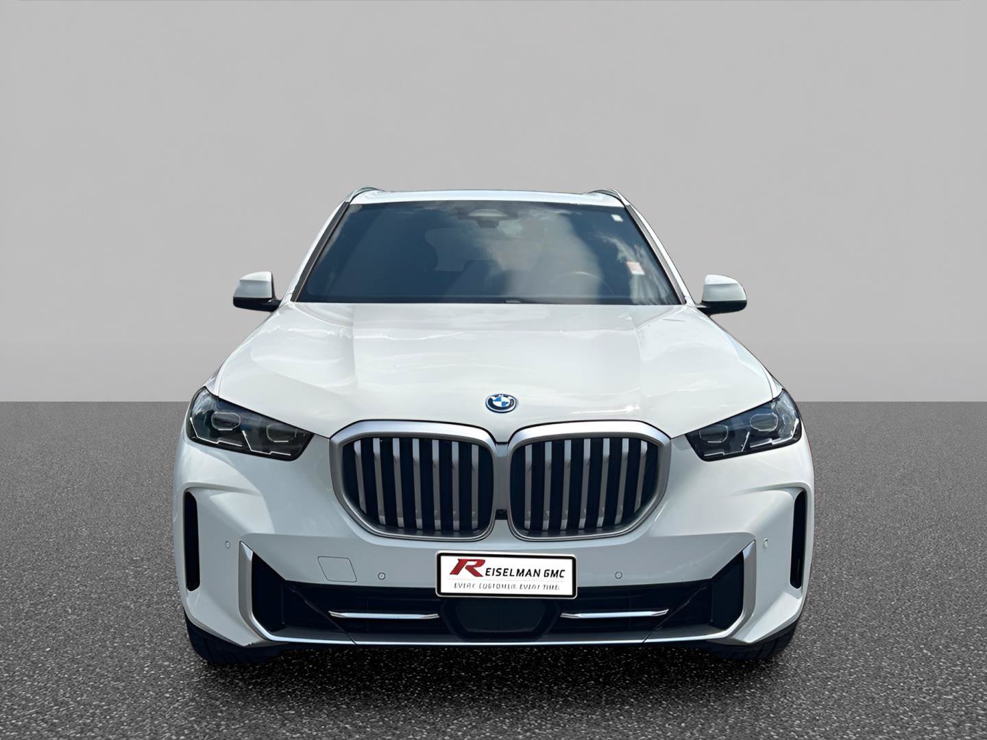 Used 2025 BMW X5 xDrive50e AWD/4WD image 3