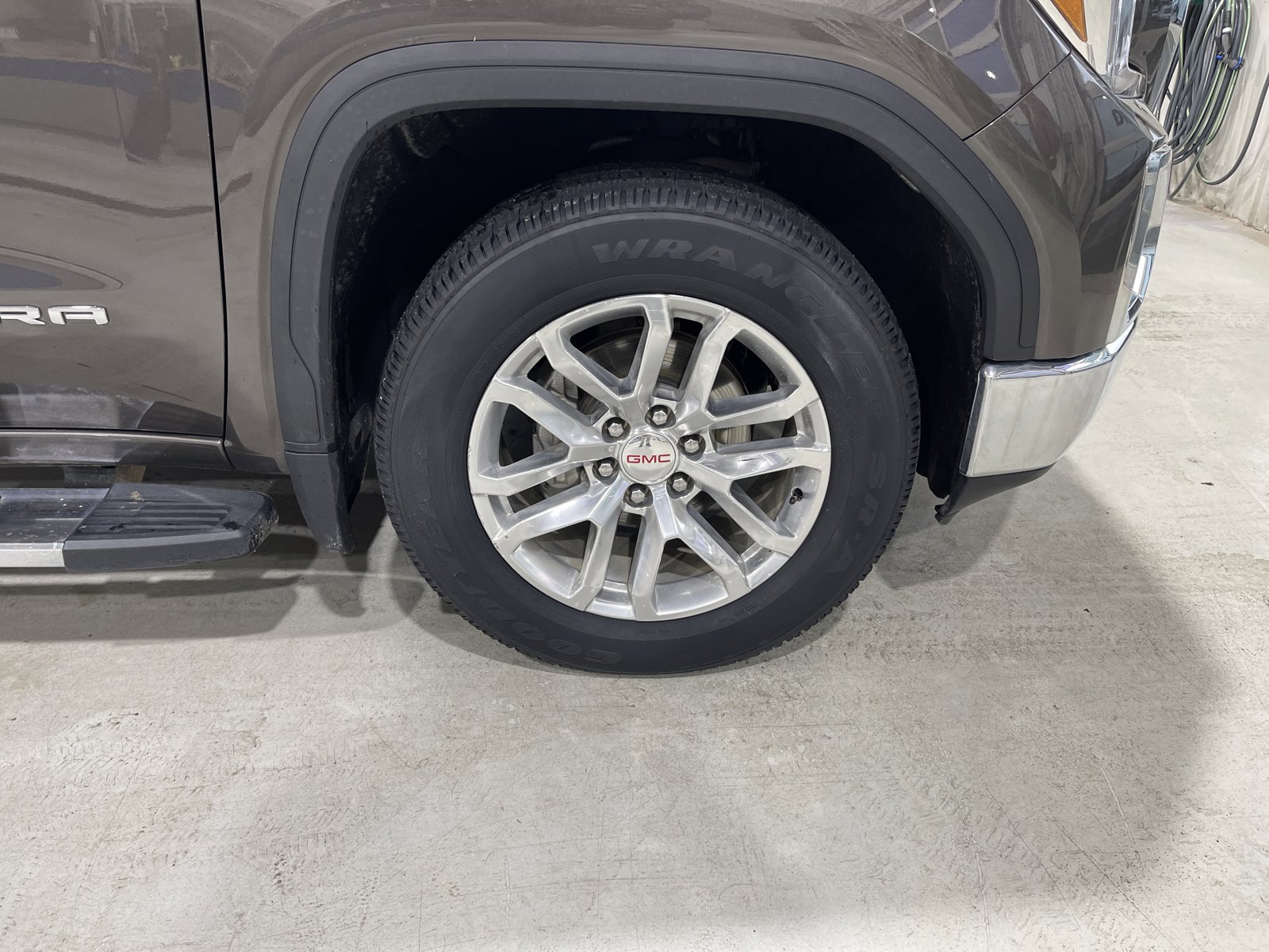 Used 2020 GMC Sierra 1500 SLT w/ SLT Premium Plus Package AWD/4WD image 10