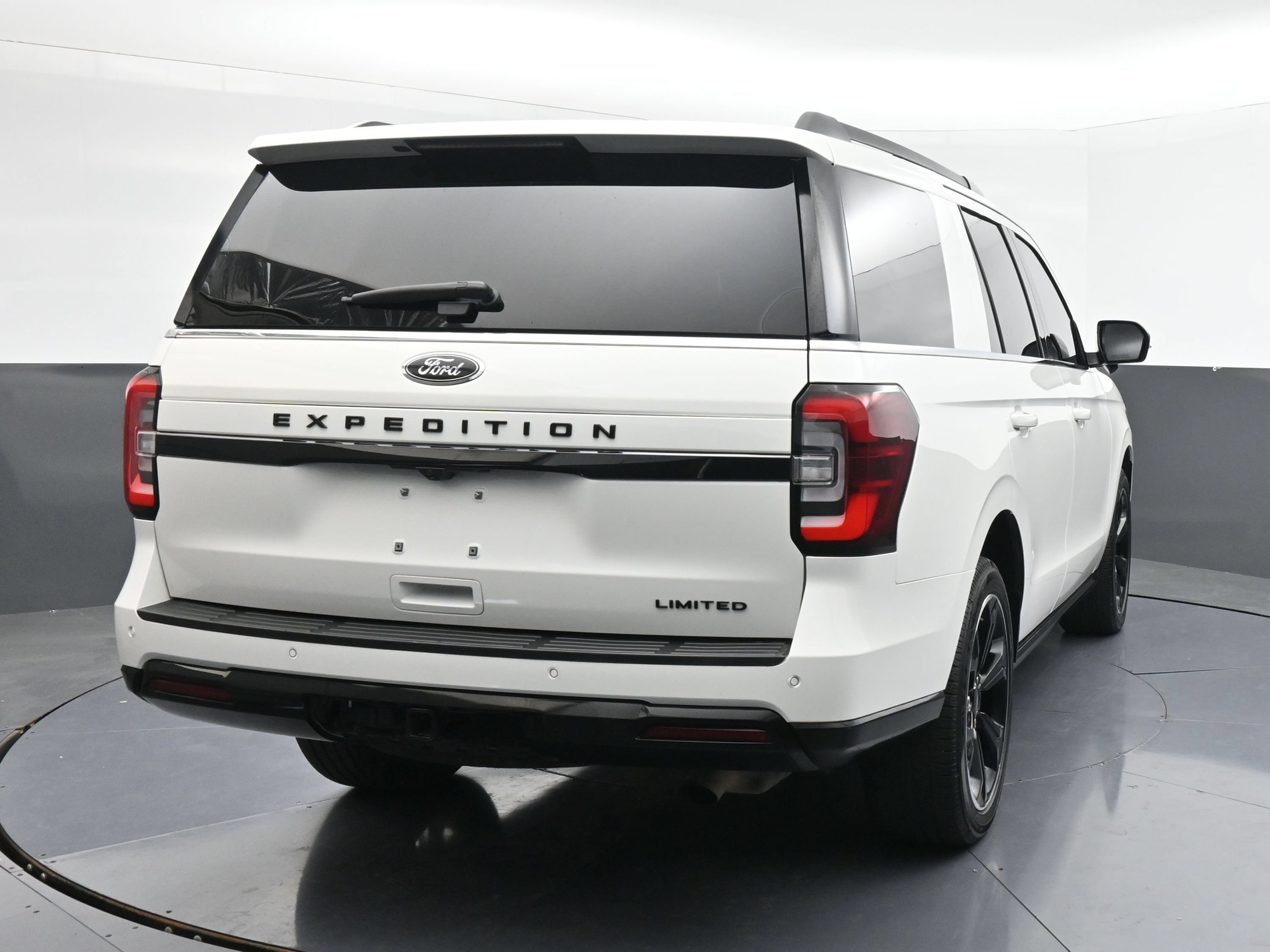 Used 2023 Ford Expedition Limited RWD image 8