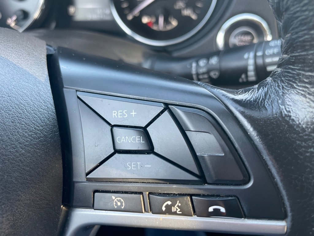 Used 2017 Nissan Rogue SL FWD image 25