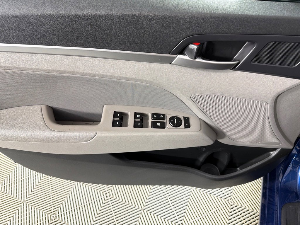 Used 2020 Hyundai Elantra SEL image 8