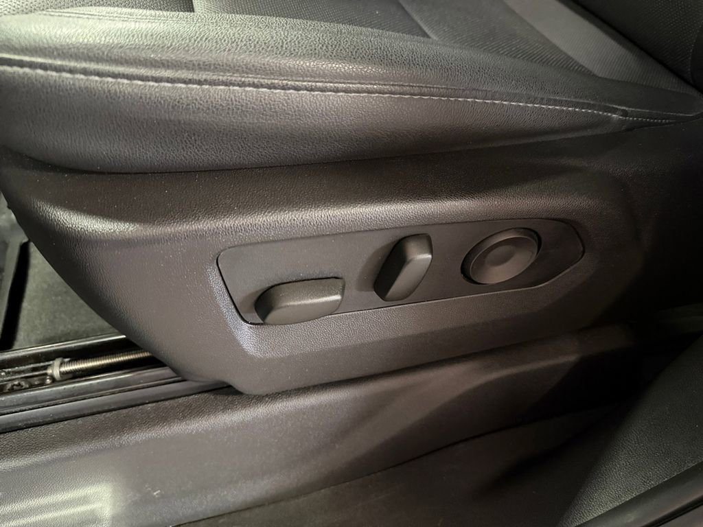 Used 2024 Chevrolet Silverado 1500 LTZ AWD/4WD image 29