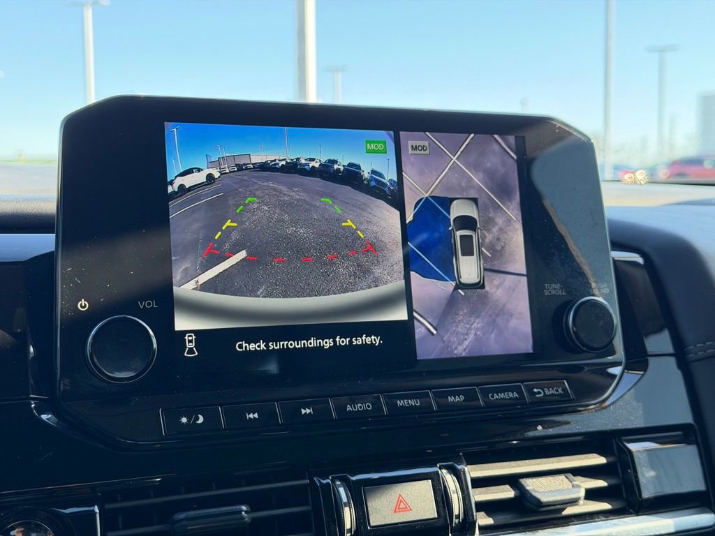 Used 2025 Nissan Pathfinder Platinum image 38