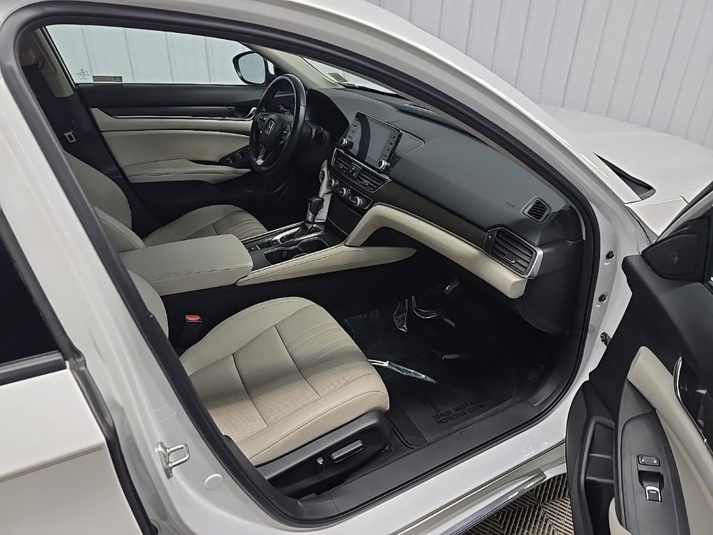 Used 2018 Honda Accord EX-L image 16