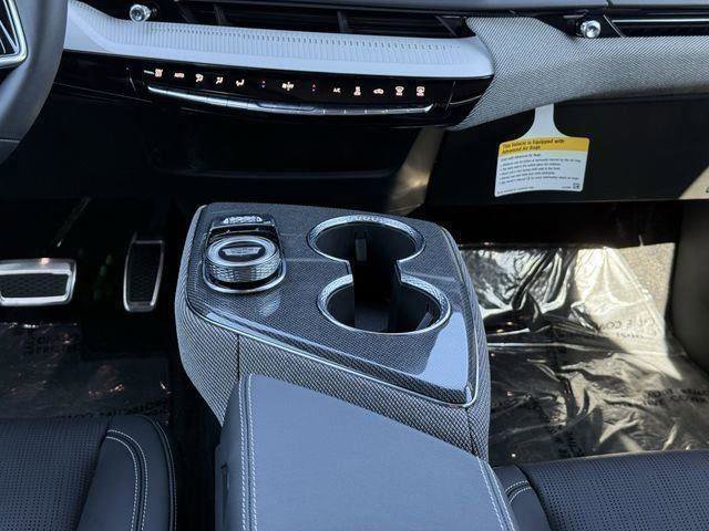 New 2025 Cadillac Optiq Luxury 2 image 15