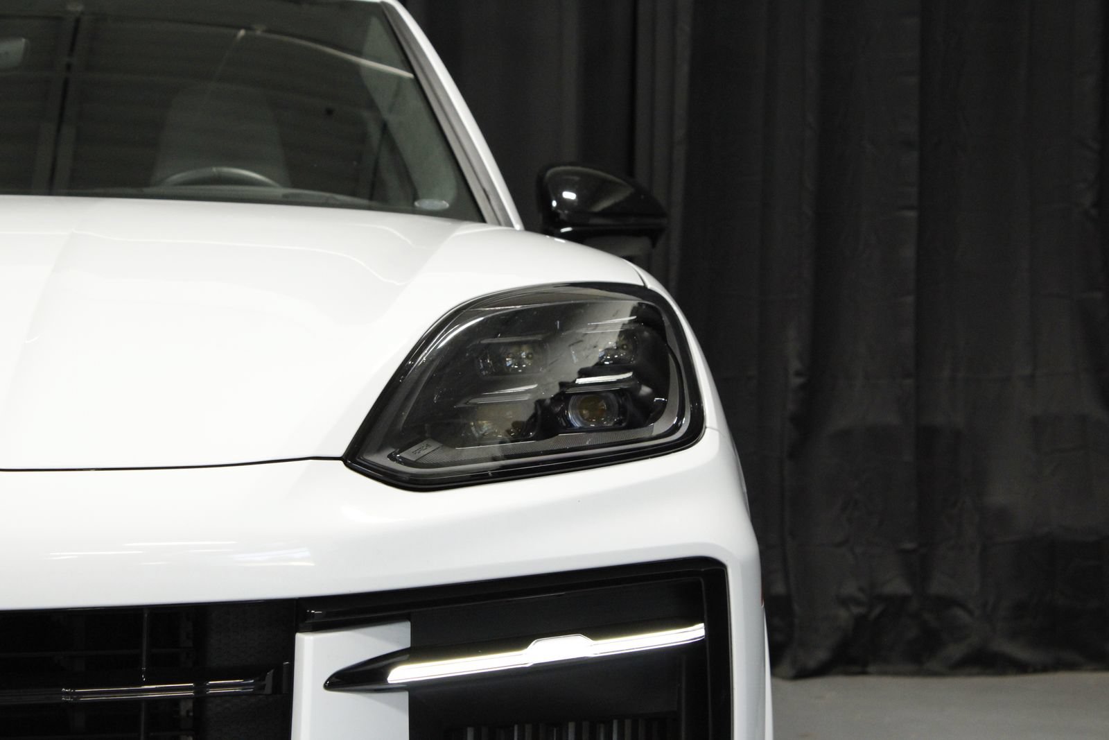 Certified 2025 Porsche Cayenne GTS AWD/4WD image 21