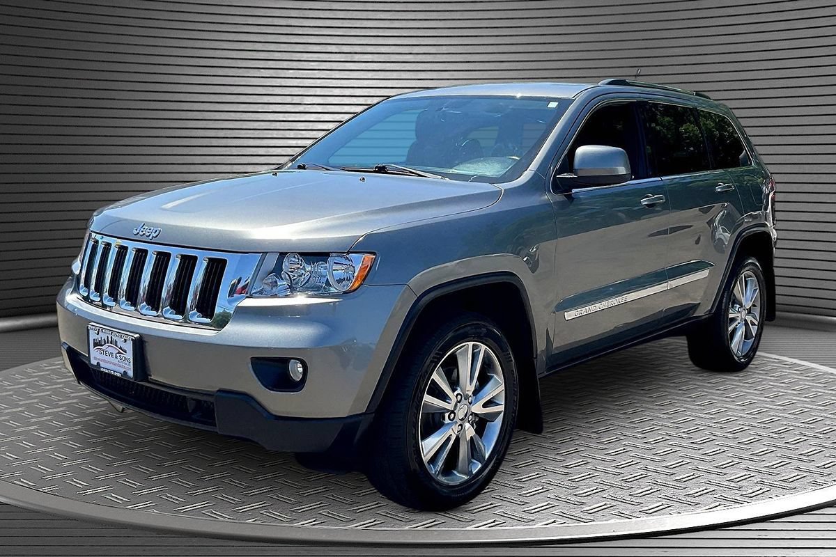 Used 2013 Jeep Grand Cherokee Laredo AWD/4WD image 3