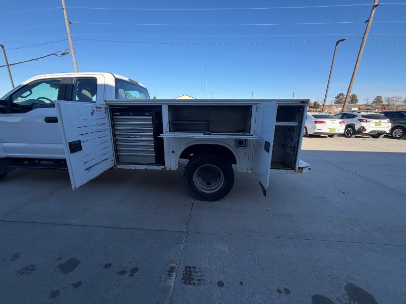 Used 2017 Ford F350 XL w/ Power Equipment Group AWD/4WD image 9