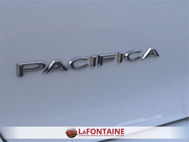 Certified 2023 Chrysler Pacifica Limited image 10