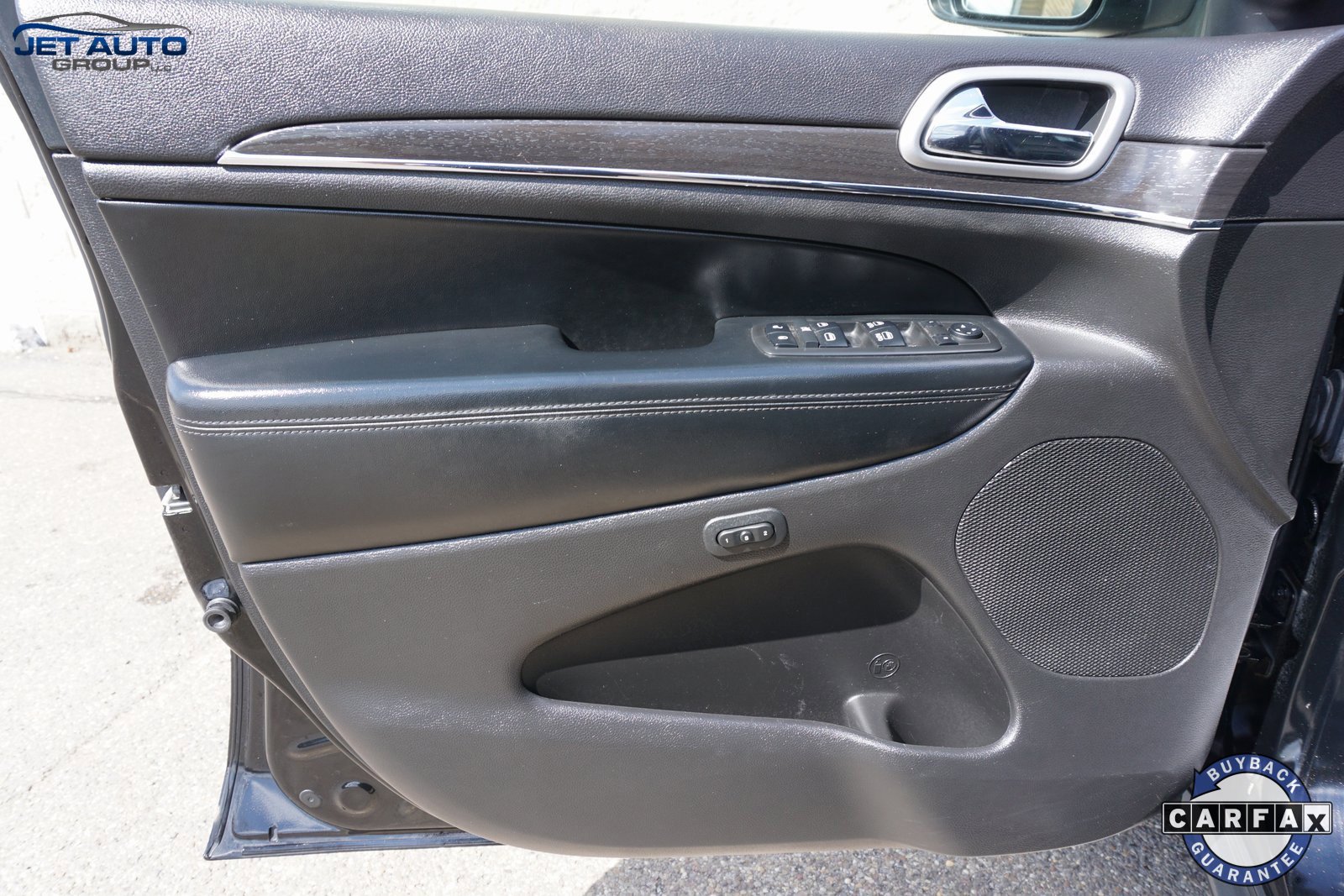 Used 2018 Jeep Grand Cherokee Limited image 28