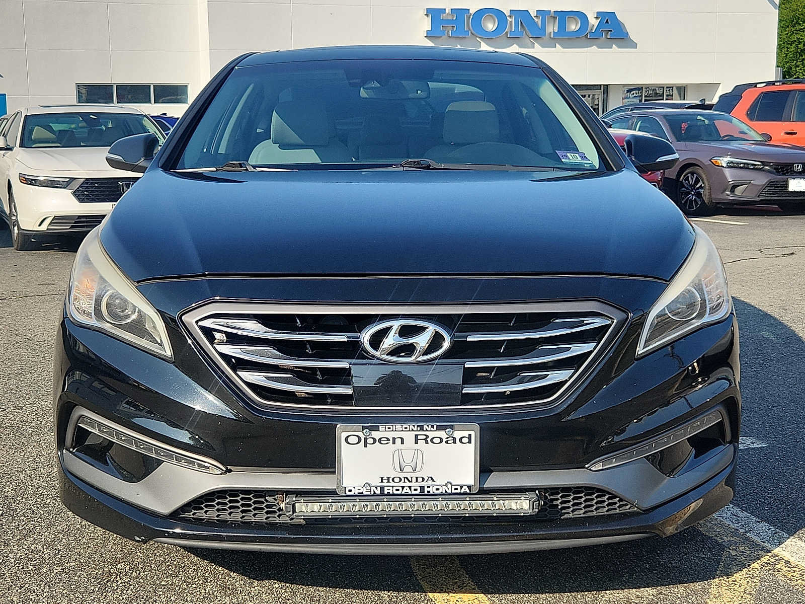 Used 2017 Hyundai Sonata Limited w/ Ultimate Package 04 FWD image 2