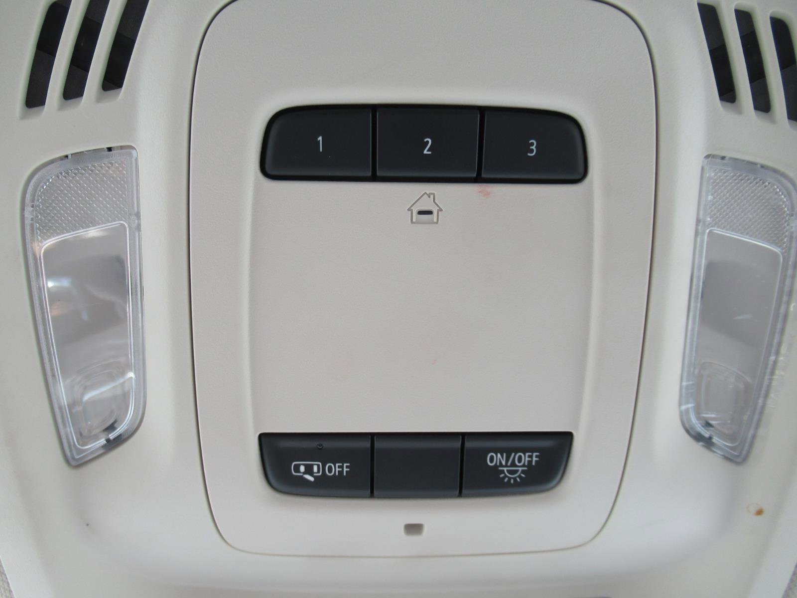 Used 2022 Buick Envision Essence w/ Technology Package I FWD image 30