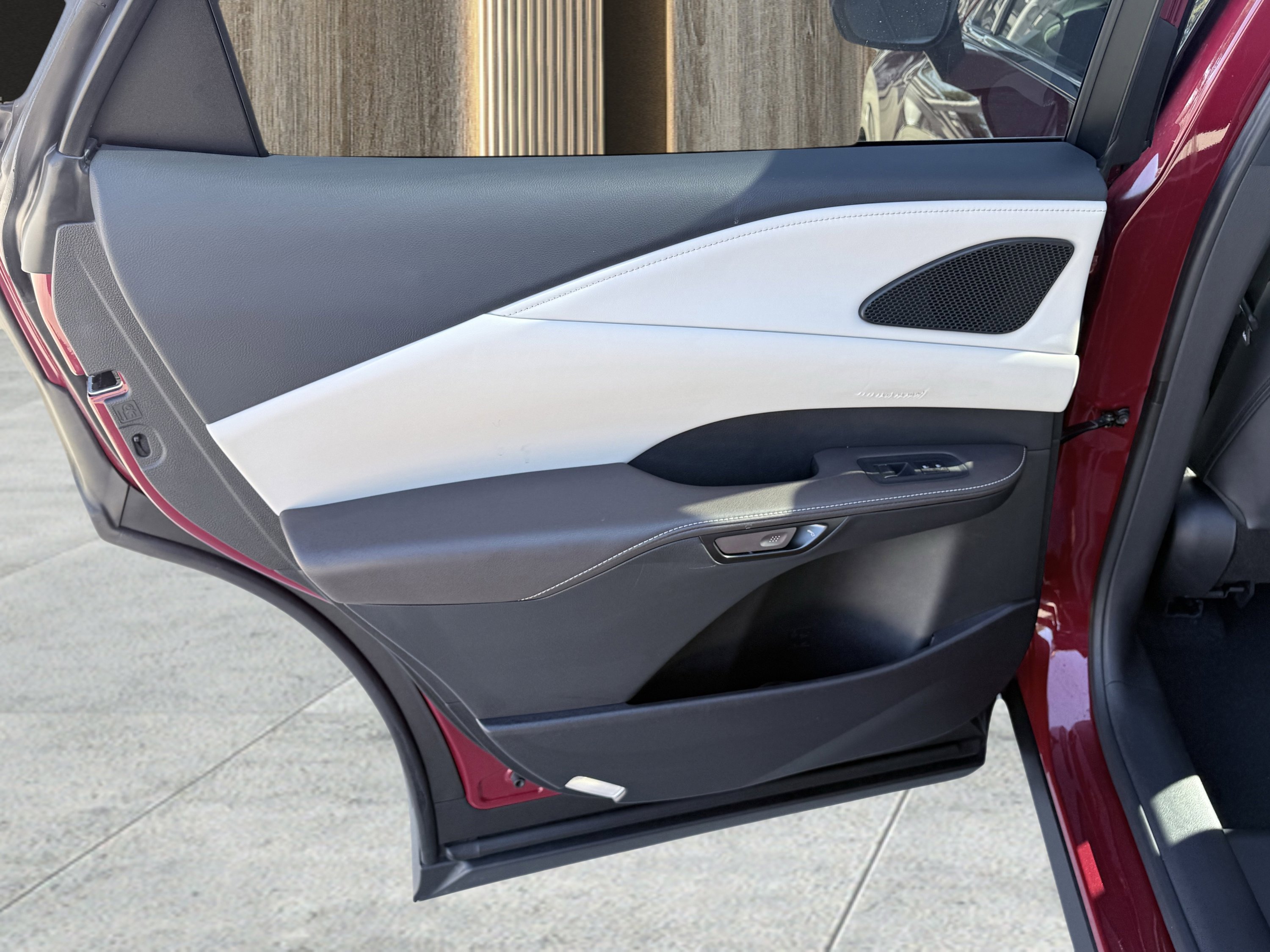 Used 2025 Lexus RX 350 Premium Plus w/ Convenience Package image 32