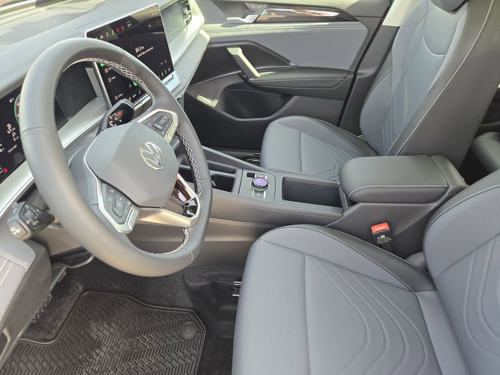 New 2026 Volkswagen Tiguan SE image 11