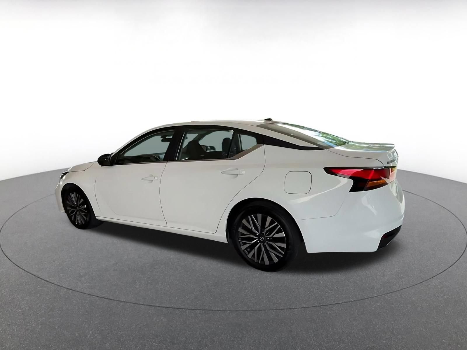 Used 2026 Nissan Altima 2.5 SV FWD image 8