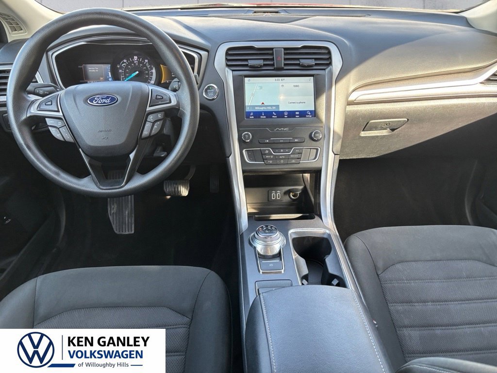 Used 2020 Ford Fusion SE FWD image 15